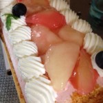 桃のロールケーキ